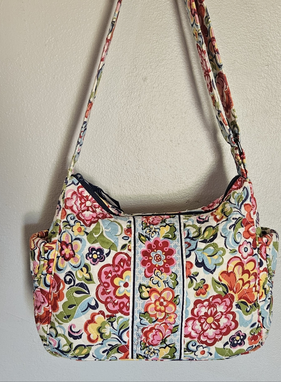 Vera Bradley On The Go Bag In Hope Garden - Picture 2 of 4